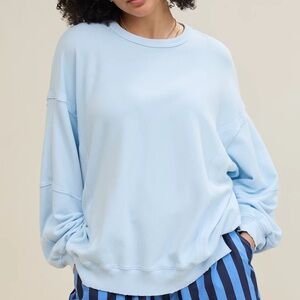 American Eagle (L-XL) light Blue Oversized huggable crewneck sweater sweatshirt